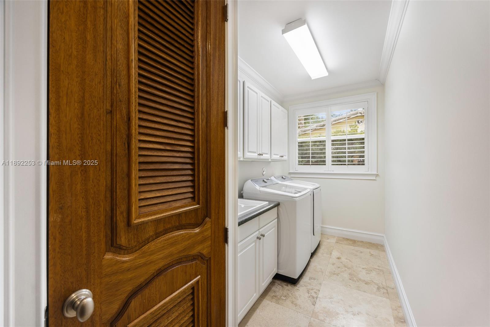 4065 Battersea Rd Coconut Grove, FL 33133