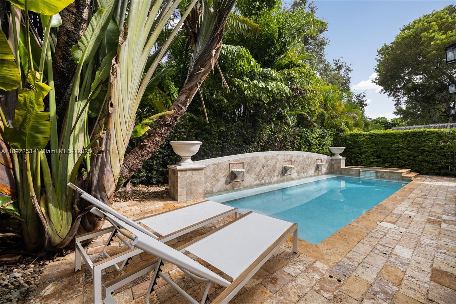 4065 Battersea Rd Coconut Grove, FL 33133