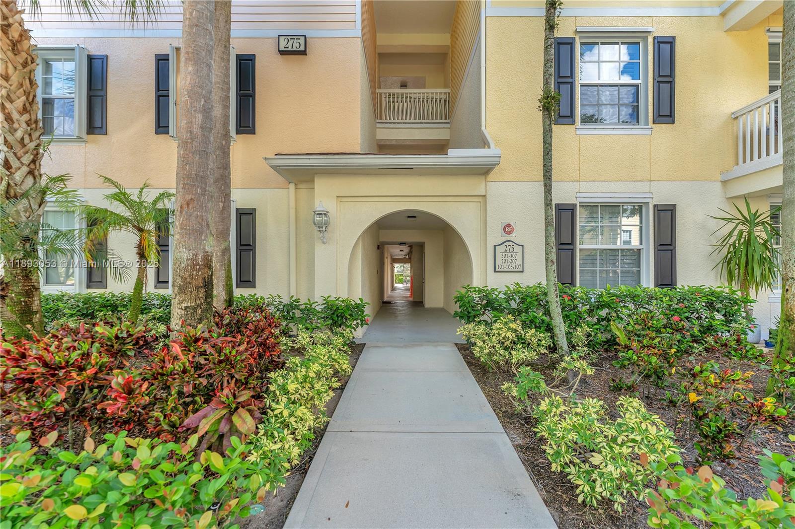 275 Murcia Dr #104