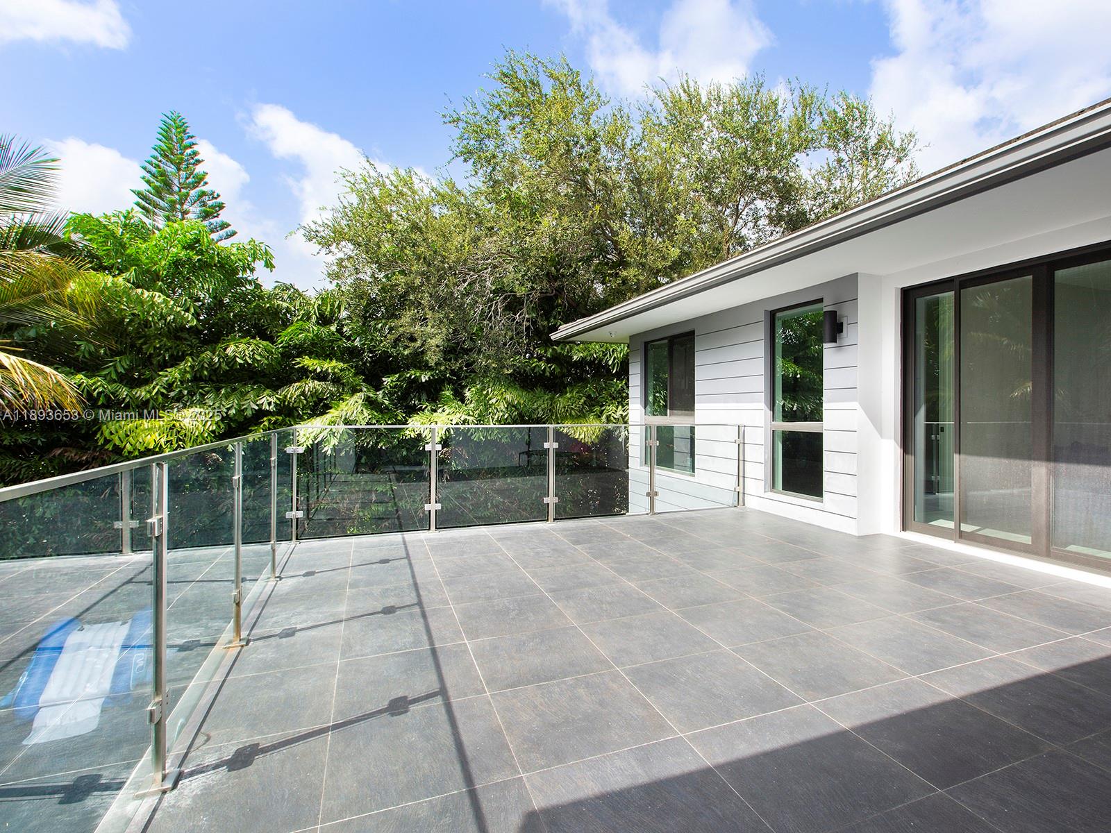 7500 SW 57th Ct South Miami, FL 33143