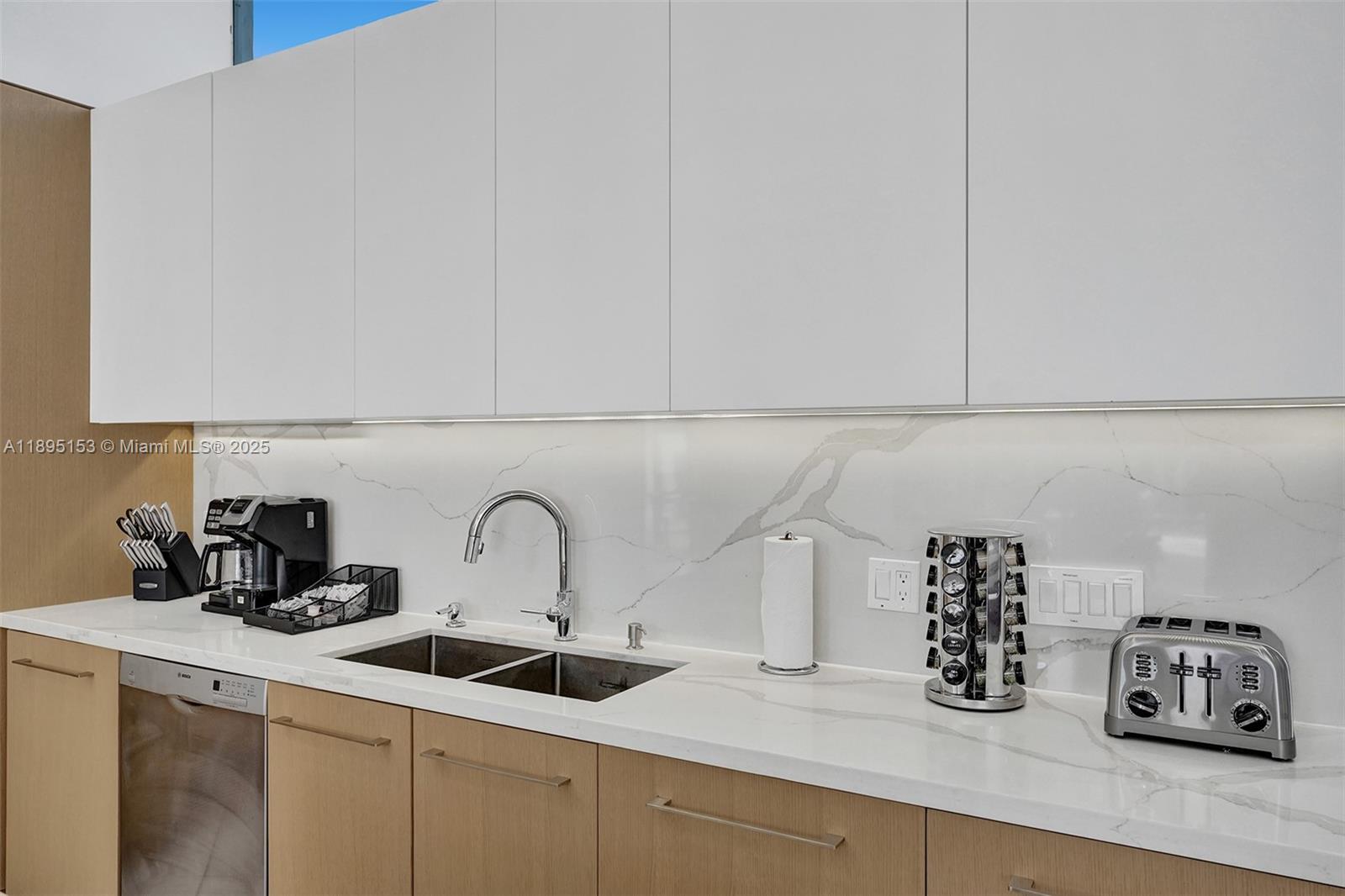 11400 NW 7th St Plantation, FL 33325