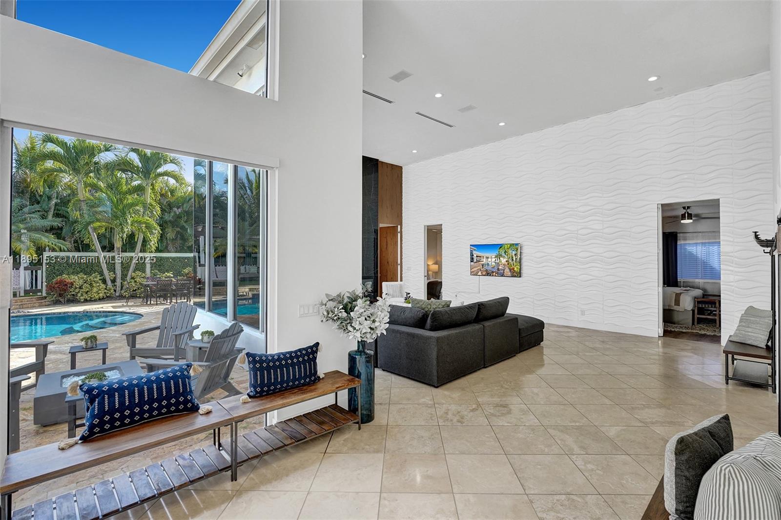 11400 NW 7th St Plantation, FL 33325