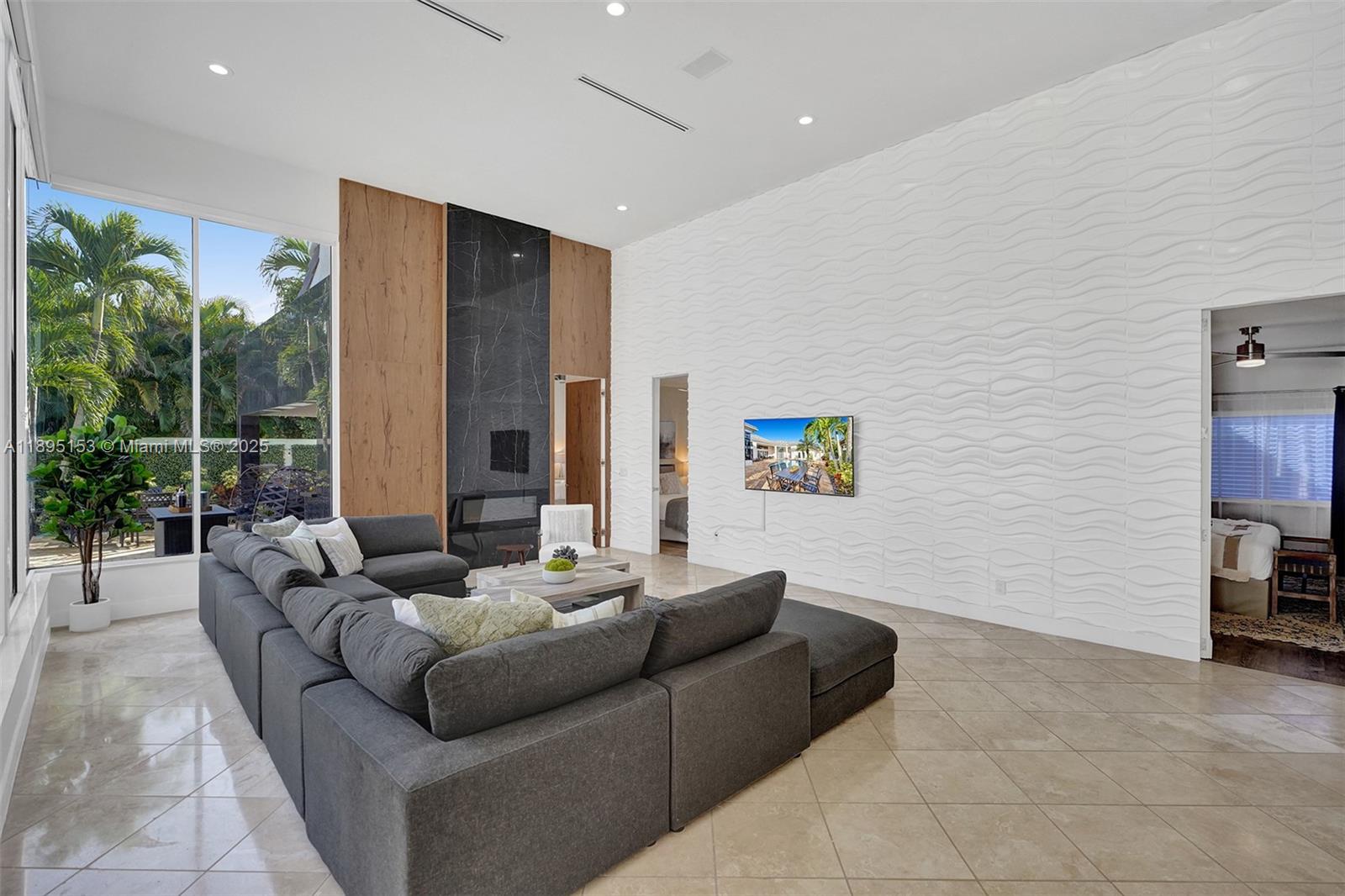 11400 NW 7th St Plantation, FL 33325