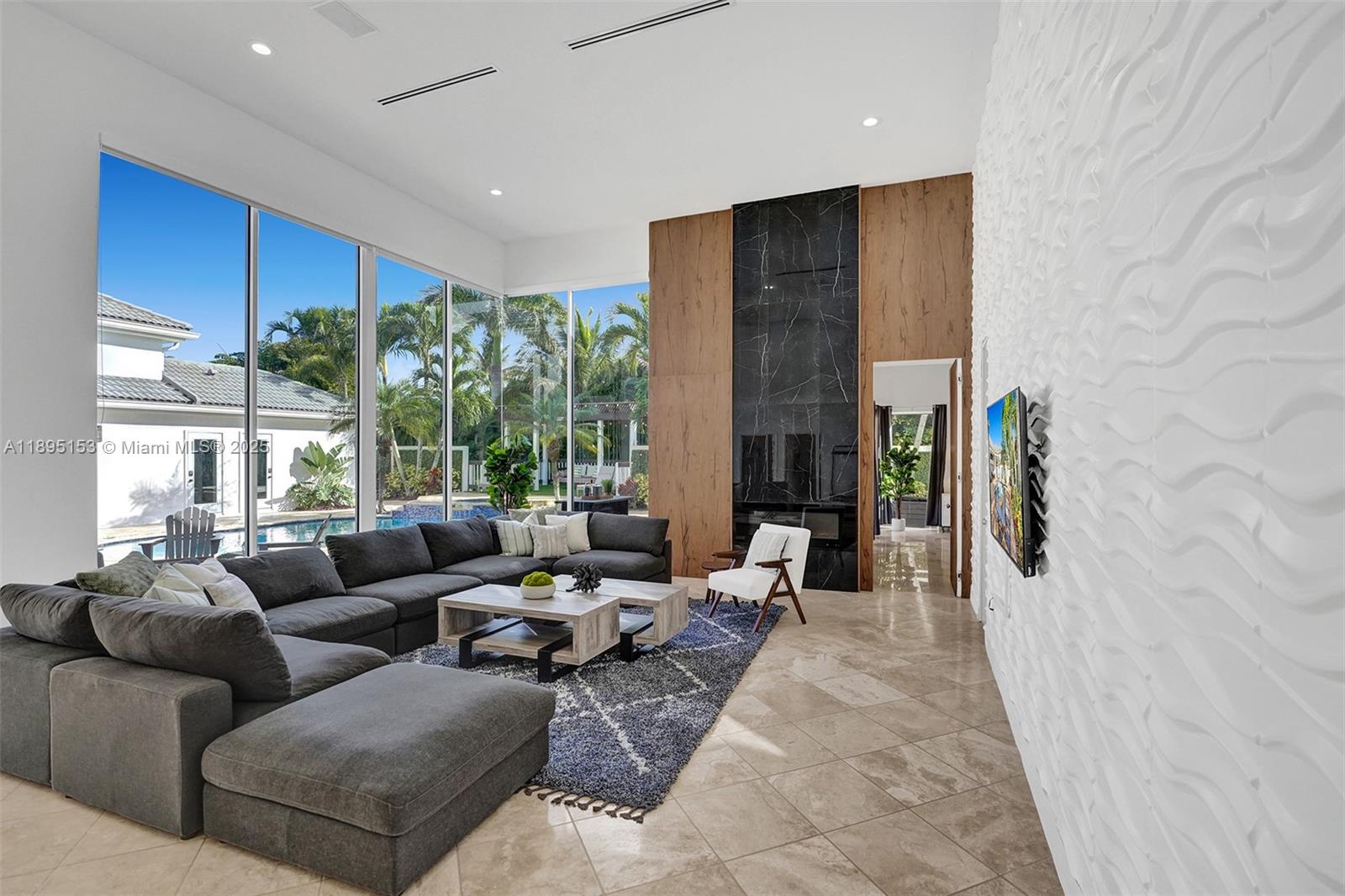 11400 NW 7th St Plantation, FL 33325