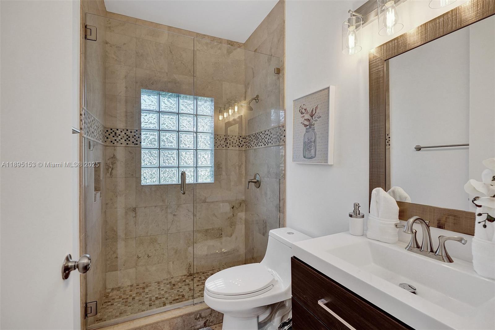 11400 NW 7th St Plantation, FL 33325