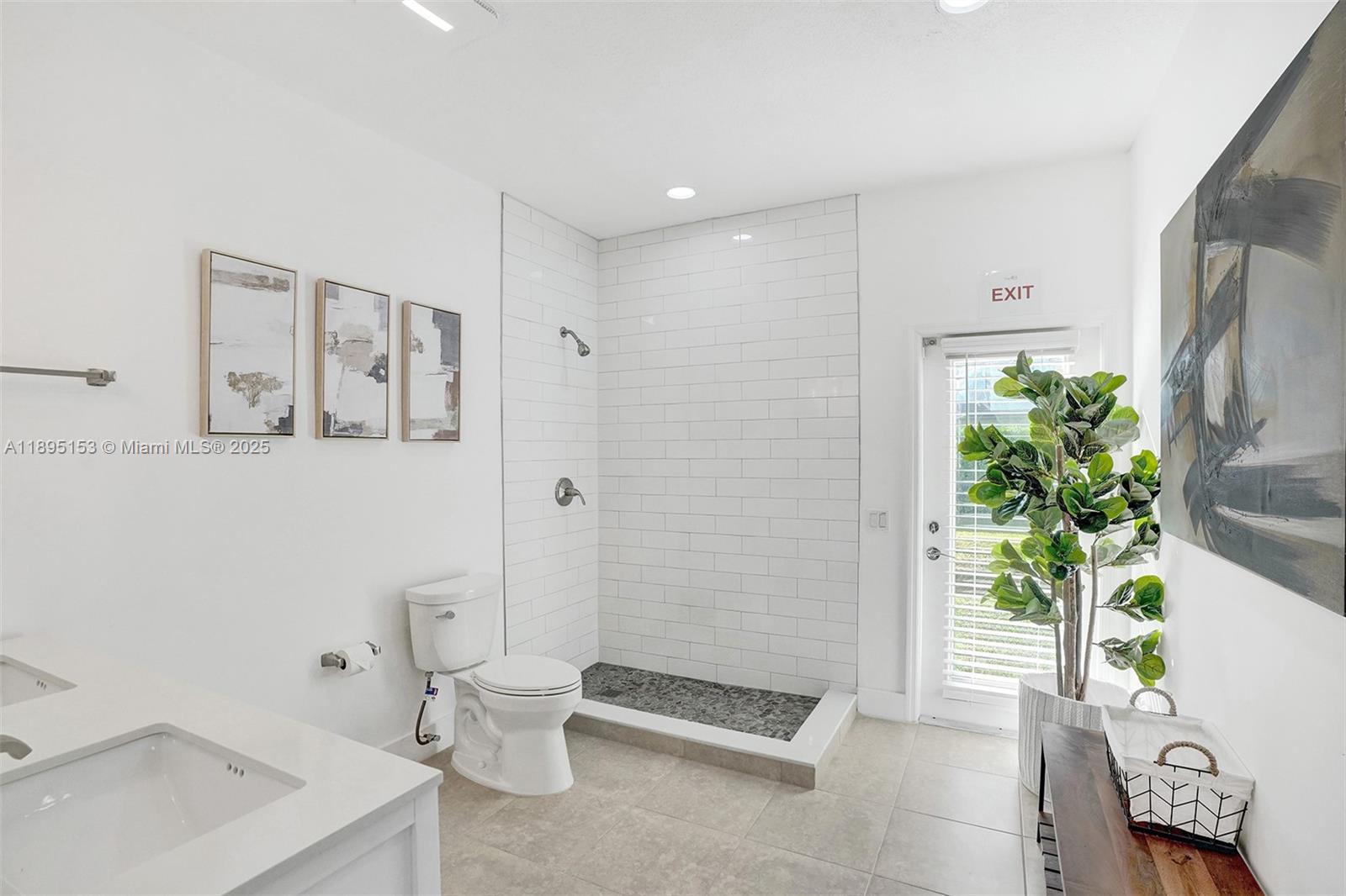 11400 NW 7th St Plantation, FL 33325