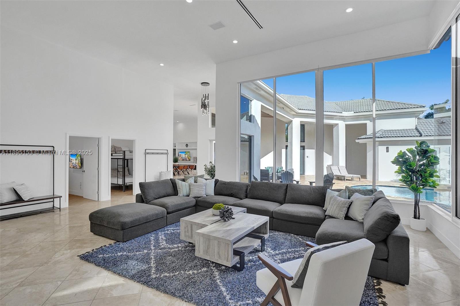 11400 NW 7th St Plantation, FL 33325