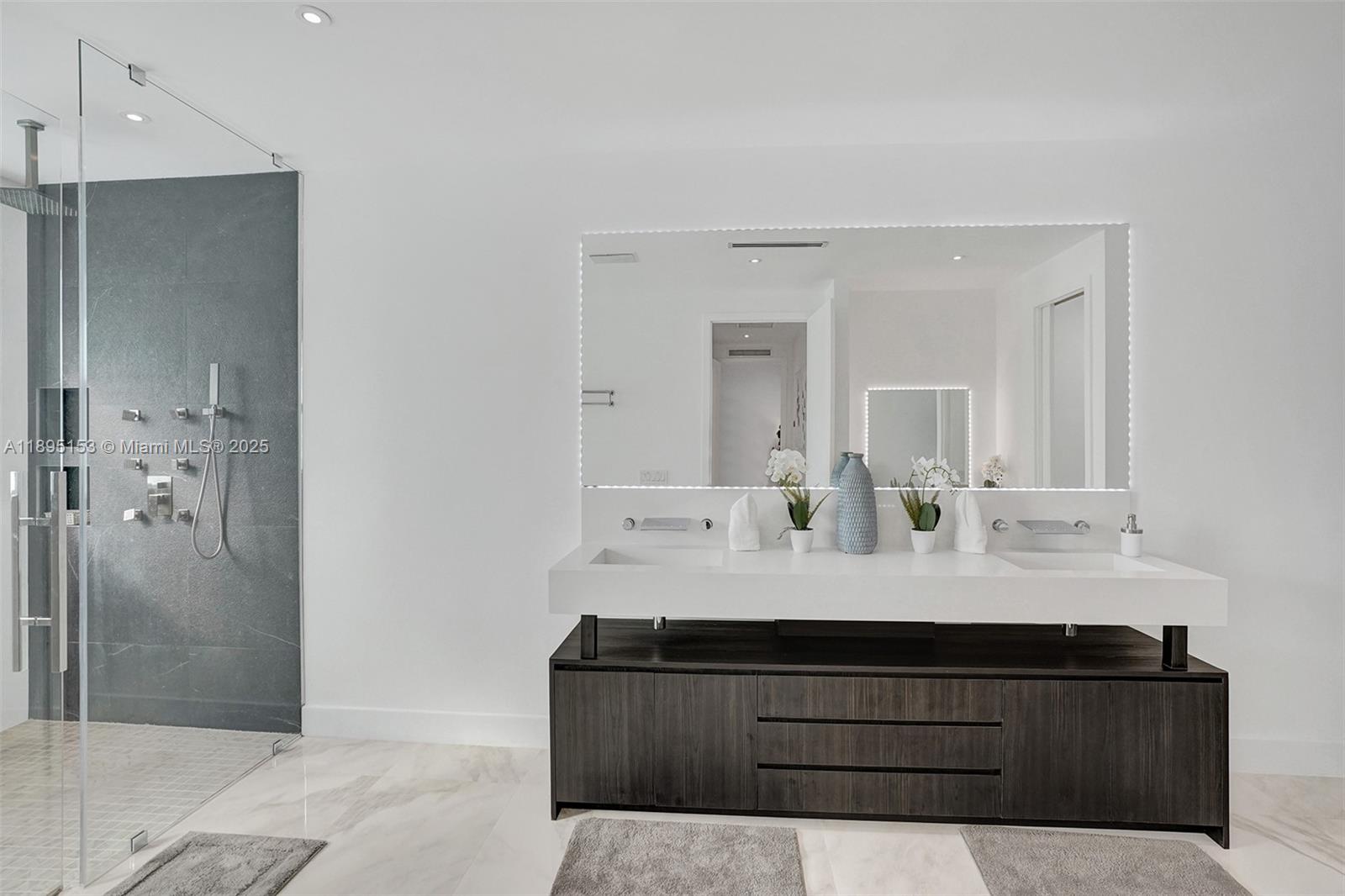 11400 NW 7th St Plantation, FL 33325