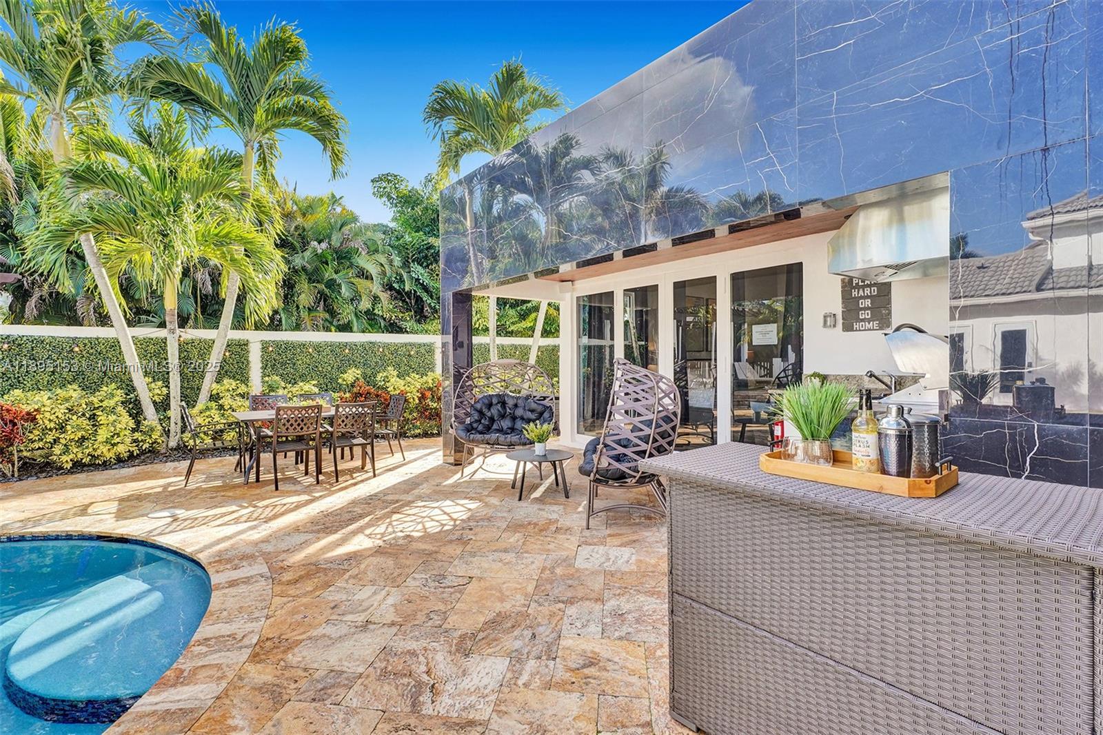 11400 NW 7th St Plantation, FL 33325