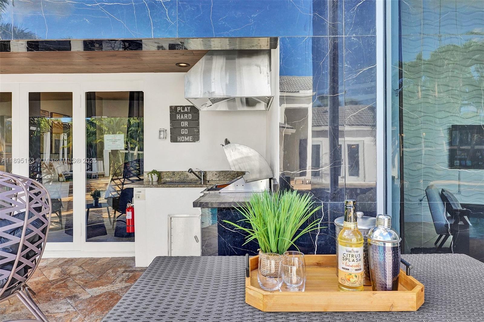 11400 NW 7th St Plantation, FL 33325