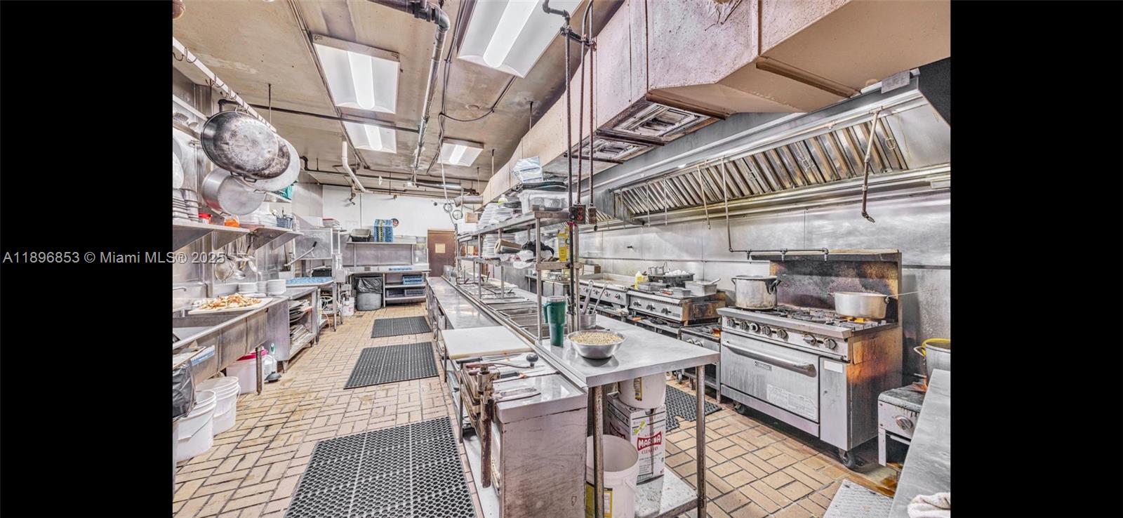 17020 Collins Ave Sunny Isles Beach, FL 33160