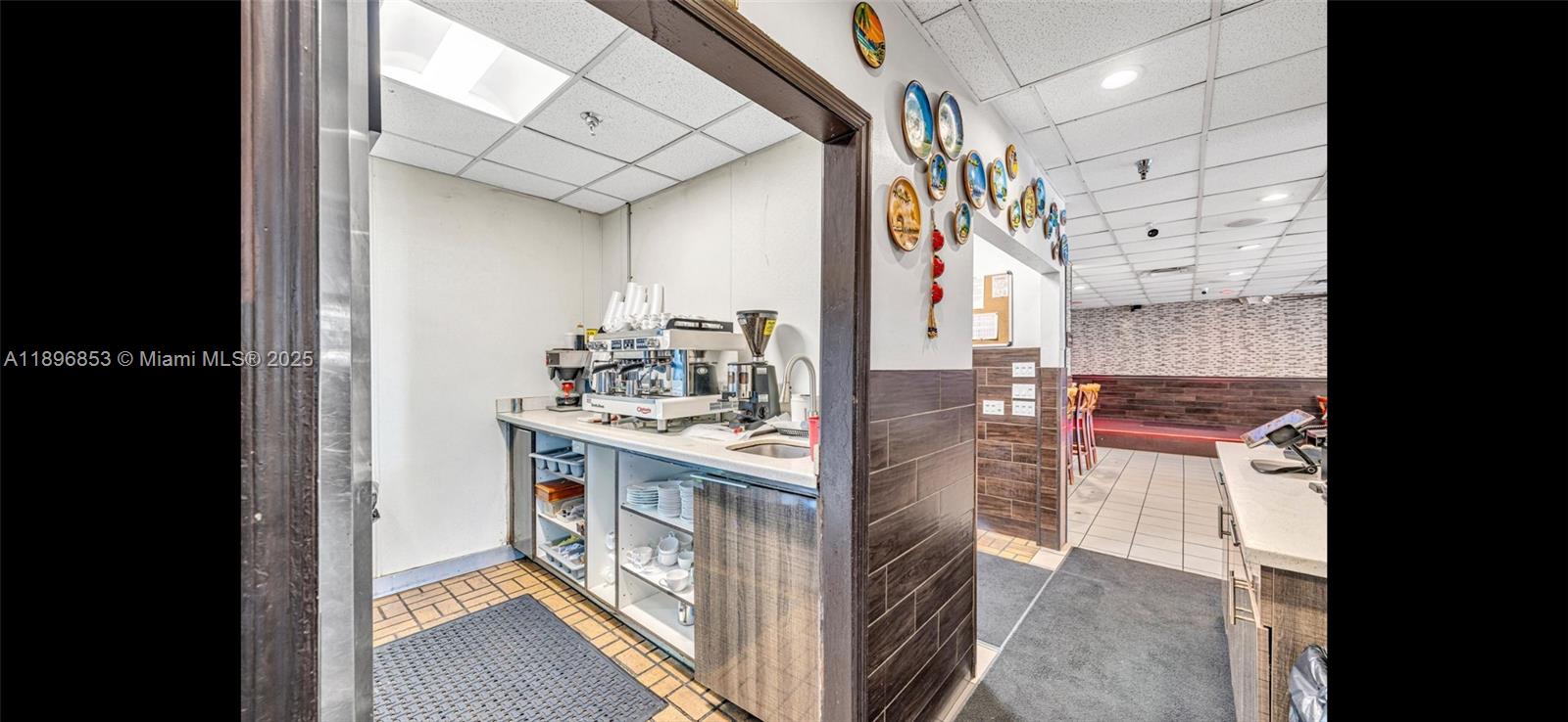 17020 Collins Ave Sunny Isles Beach, FL 33160