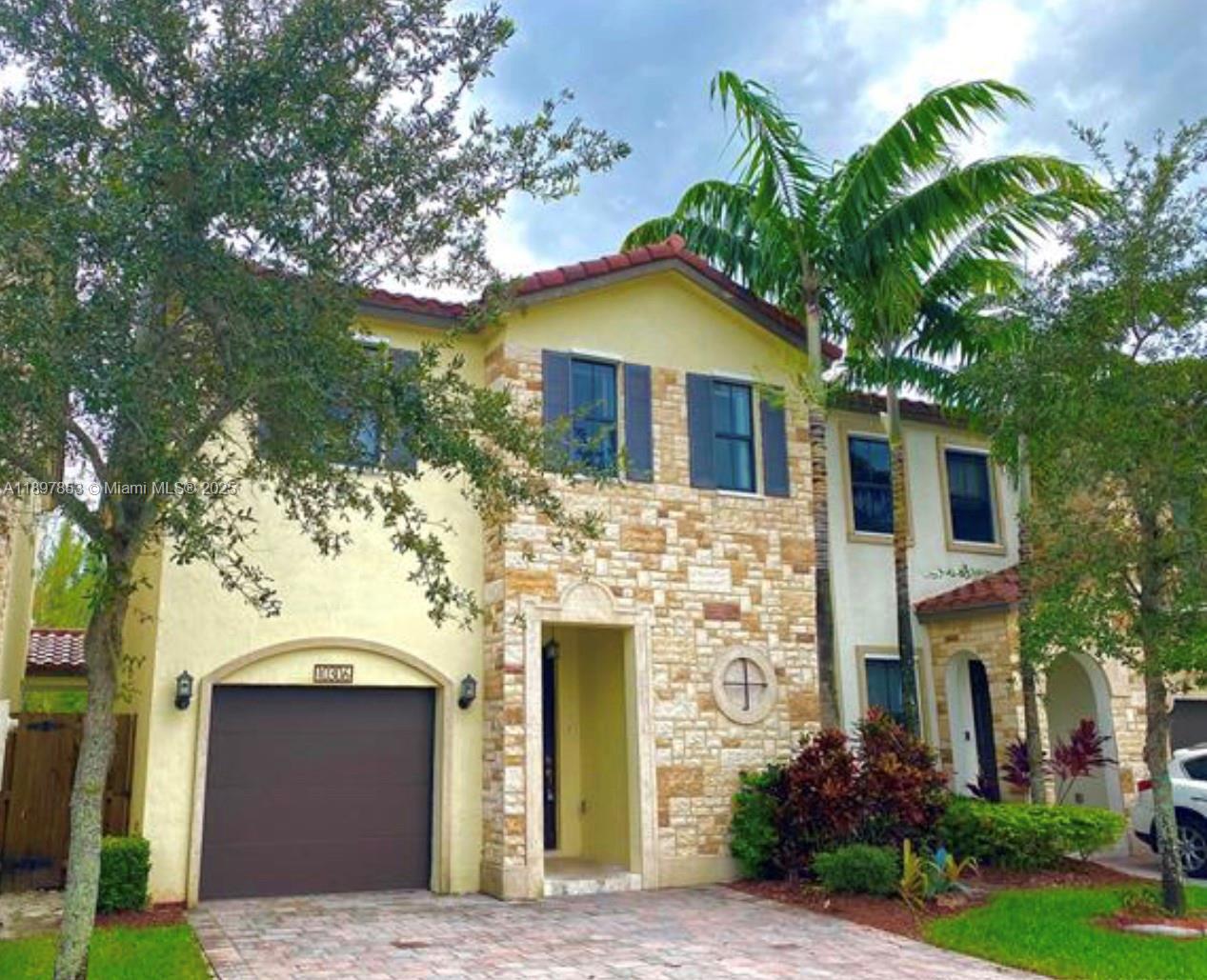 10306 NW 70th Ter