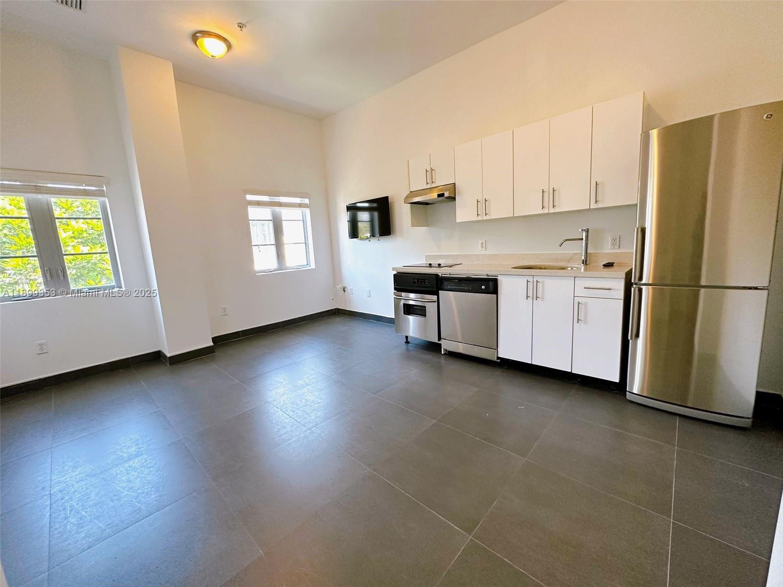 1600 Euclid Ave #207