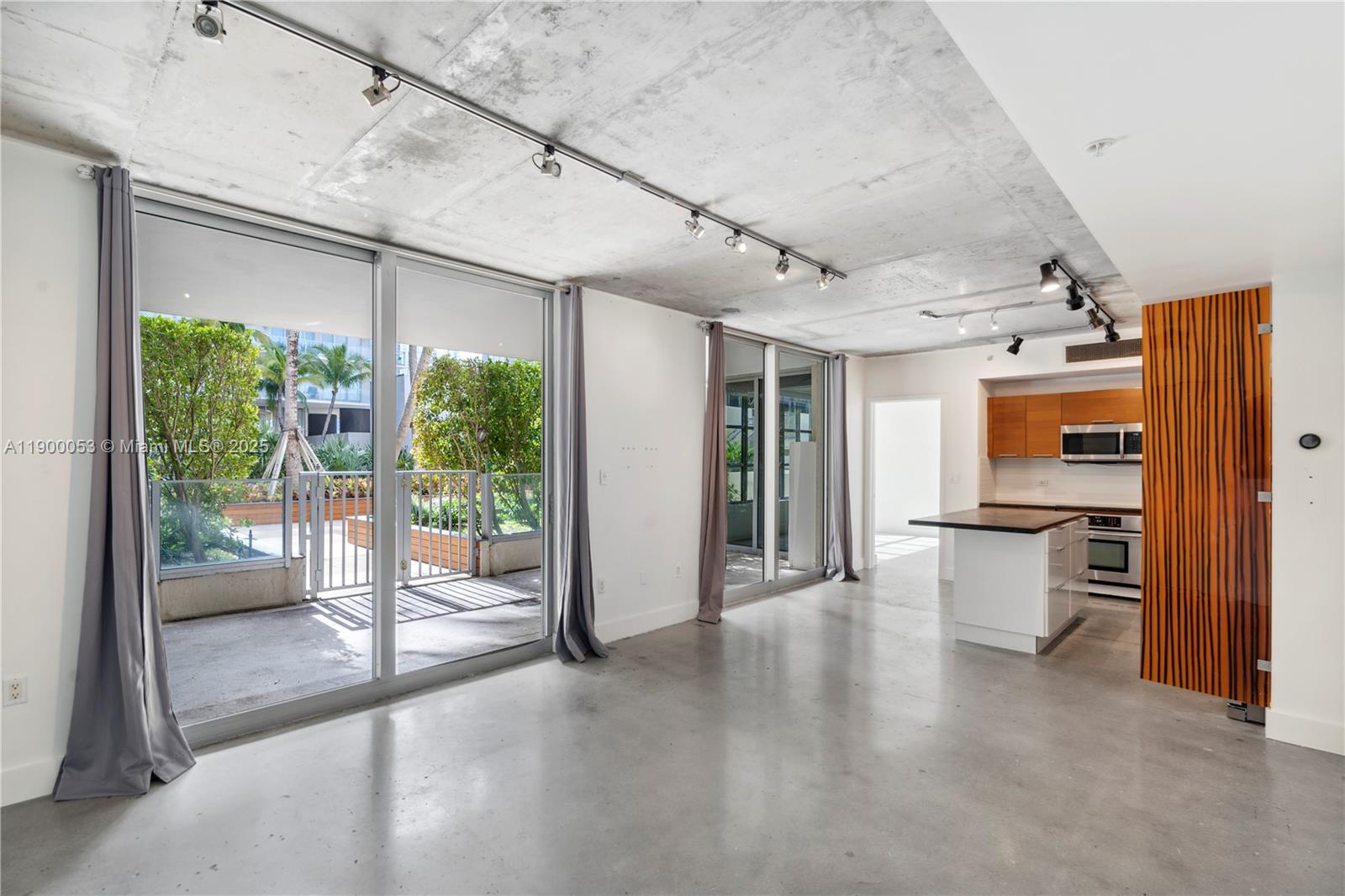 3451 NE 1st Ave #M0707
