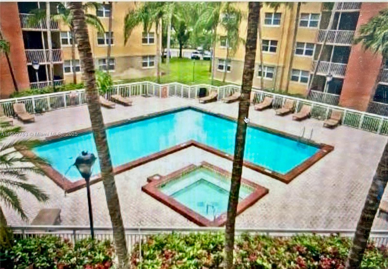 8333 Lake Dr #404