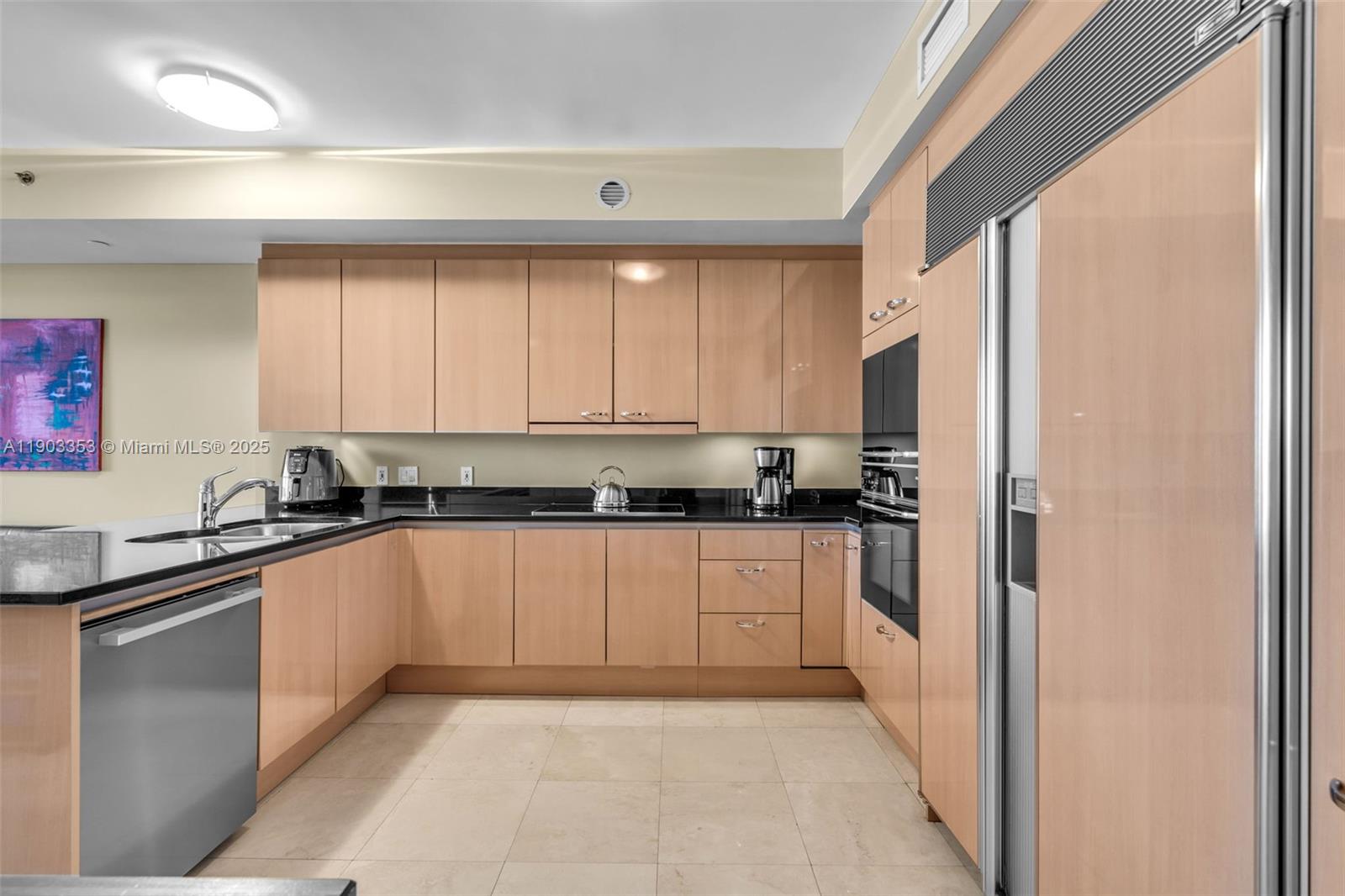 791 Crandon Blvd #1402 Key Biscayne, FL 33149