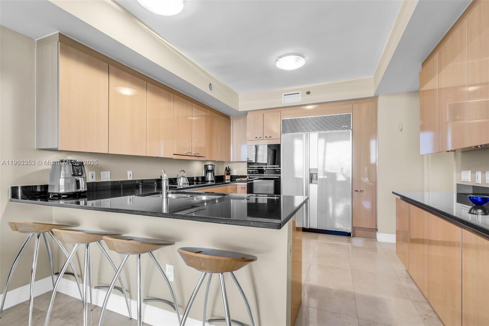 791 Crandon Blvd #1402 Key Biscayne, FL 33149