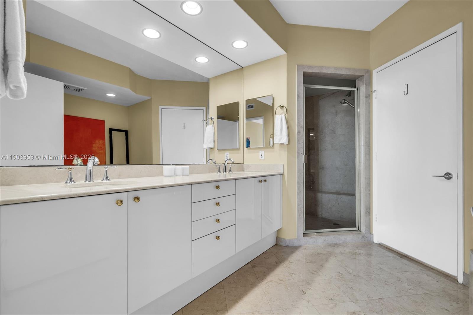 791 Crandon Blvd #1402 Key Biscayne, FL 33149