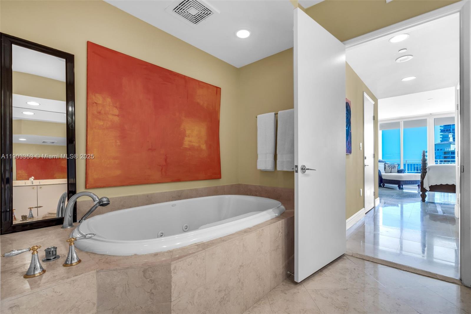 791 Crandon Blvd #1402 Key Biscayne, FL 33149