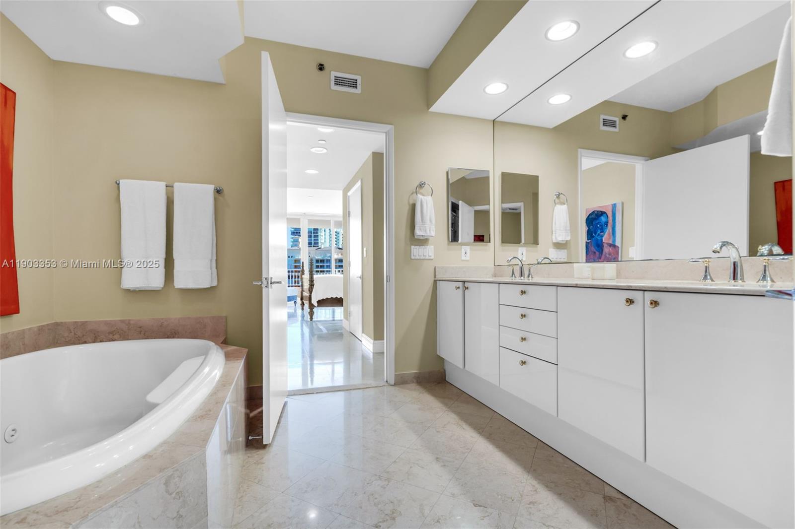 791 Crandon Blvd #1402 Key Biscayne, FL 33149