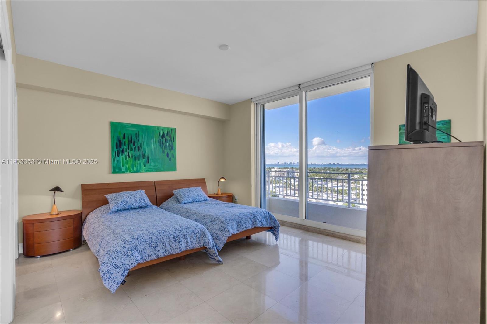 791 Crandon Blvd #1402 Key Biscayne, FL 33149