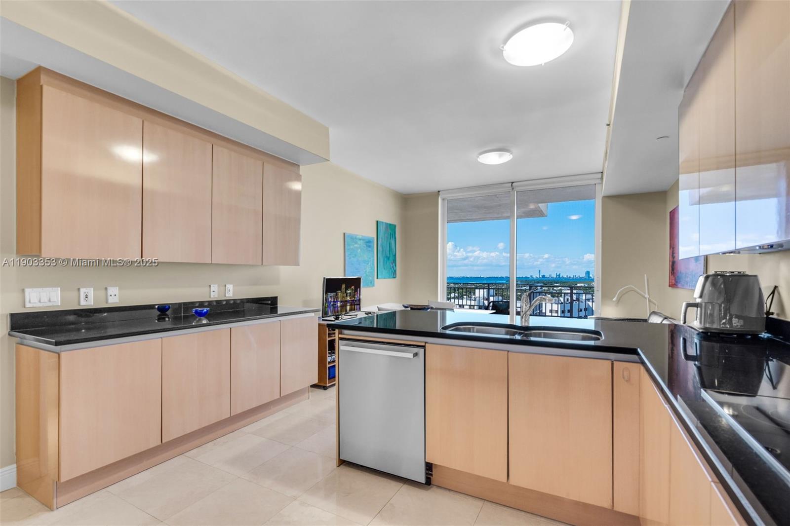 791 Crandon Blvd #1402 Key Biscayne, FL 33149