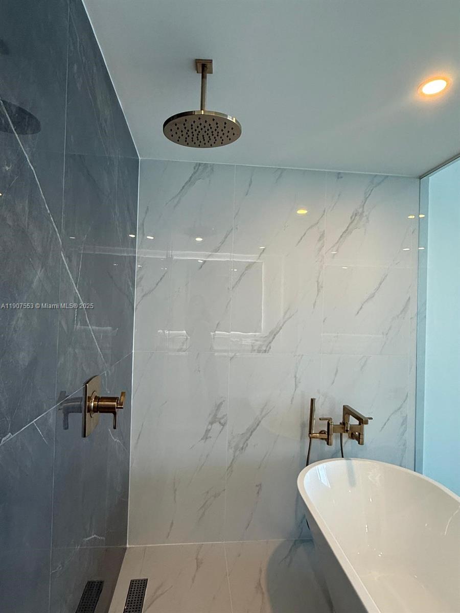 image Aria Reserve Condominium23