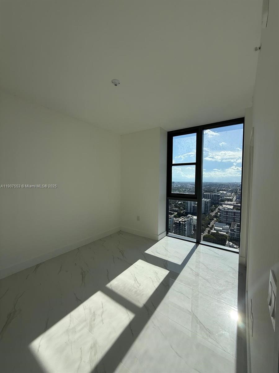 image Aria Reserve Condominium27