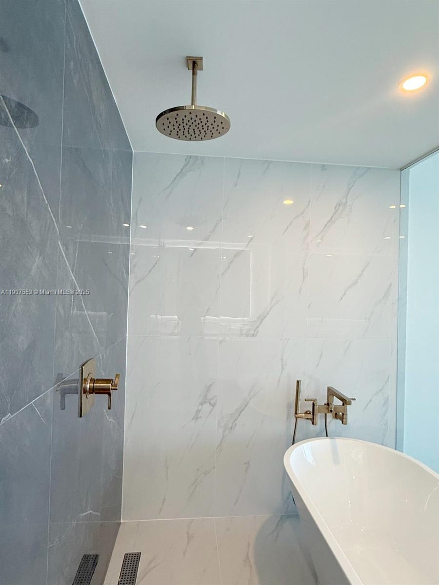 image Aria Reserve Condominium31