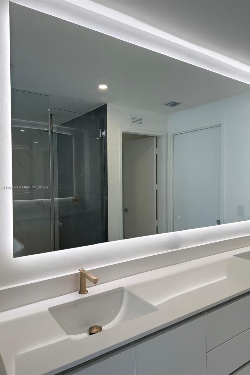 image Aria Reserve Condominium34