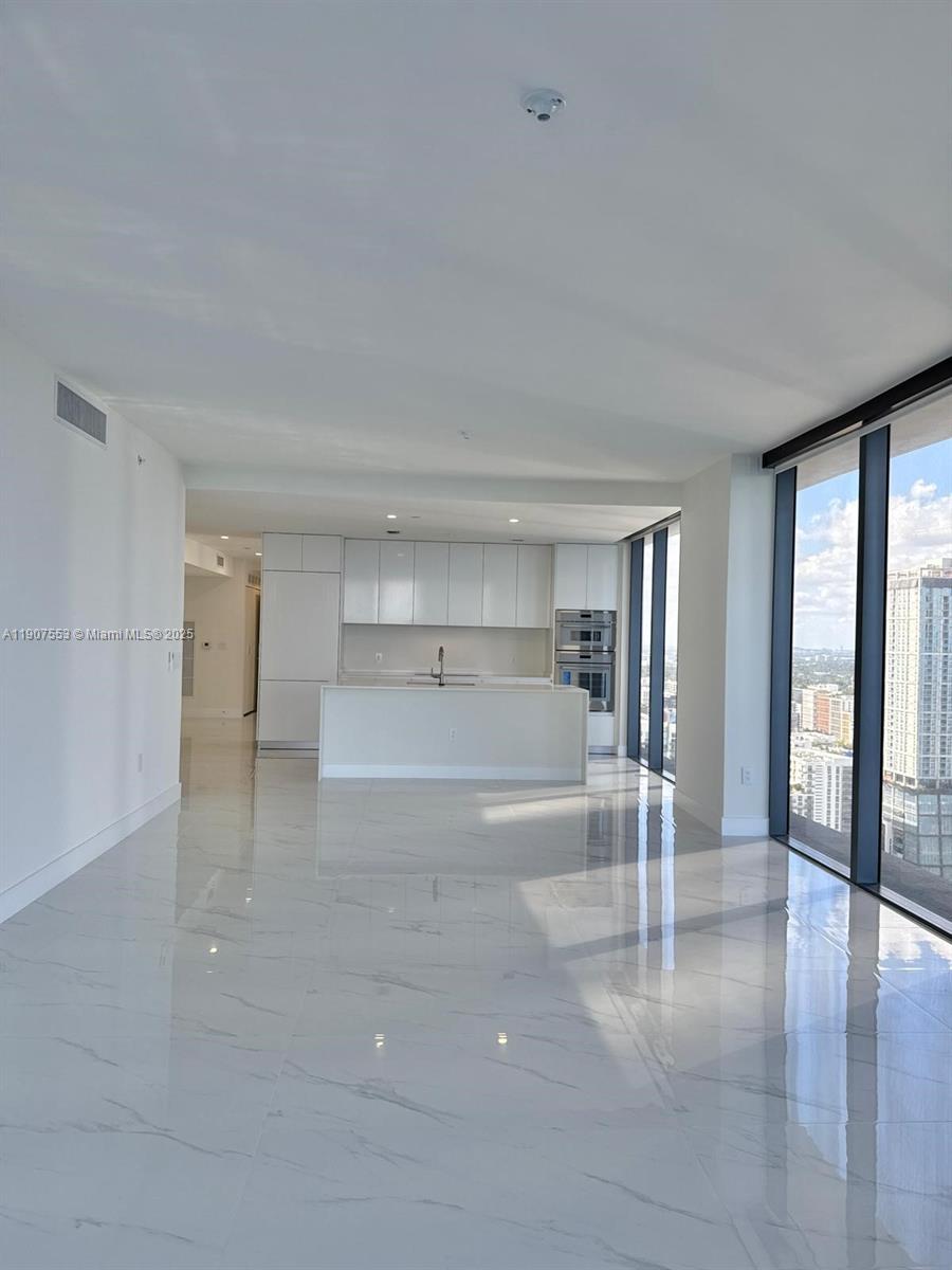 image Aria Reserve Condominium42