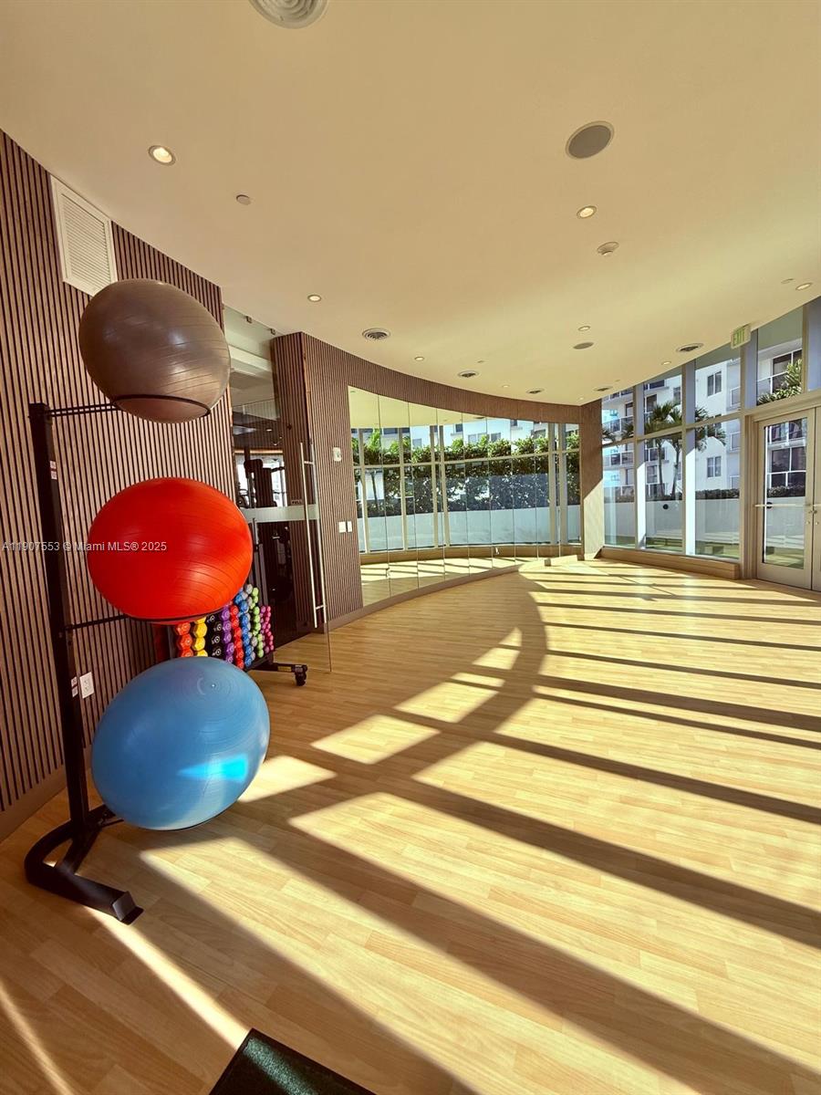 image Aria Reserve Condominium49