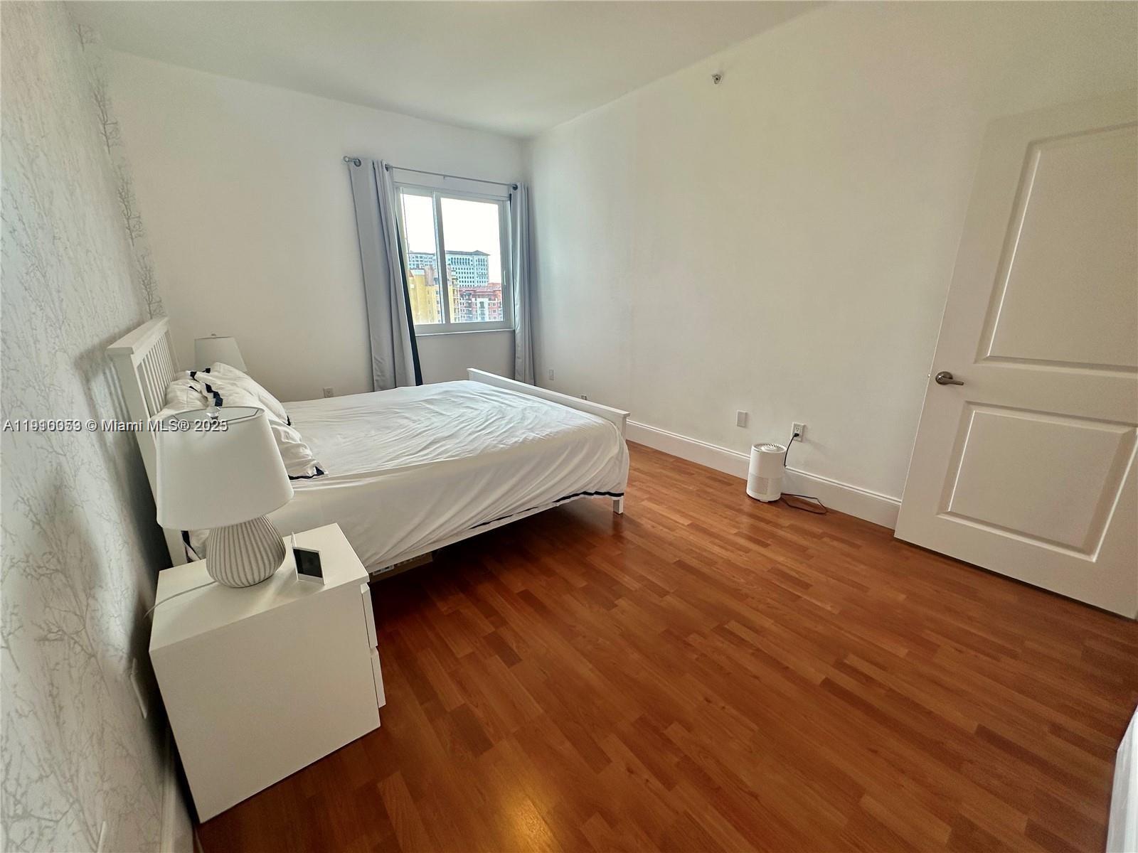 10 Aragon Ave #818 Coral Gables, FL 33134