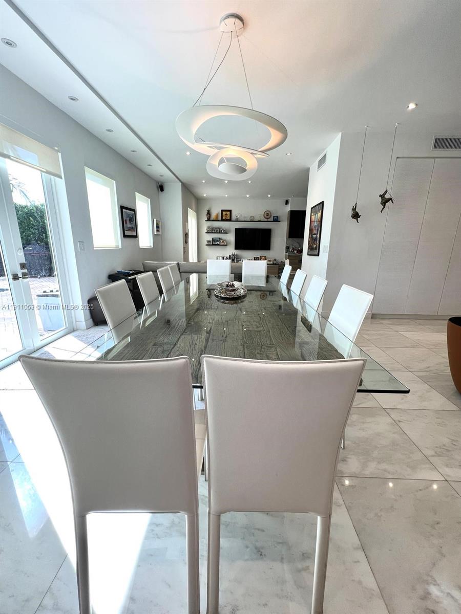 20825 NE 32nd Pl Aventura, FL 33180