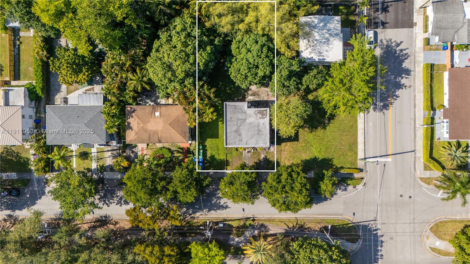 1210 SW 13th Ave Miami, FL 33135