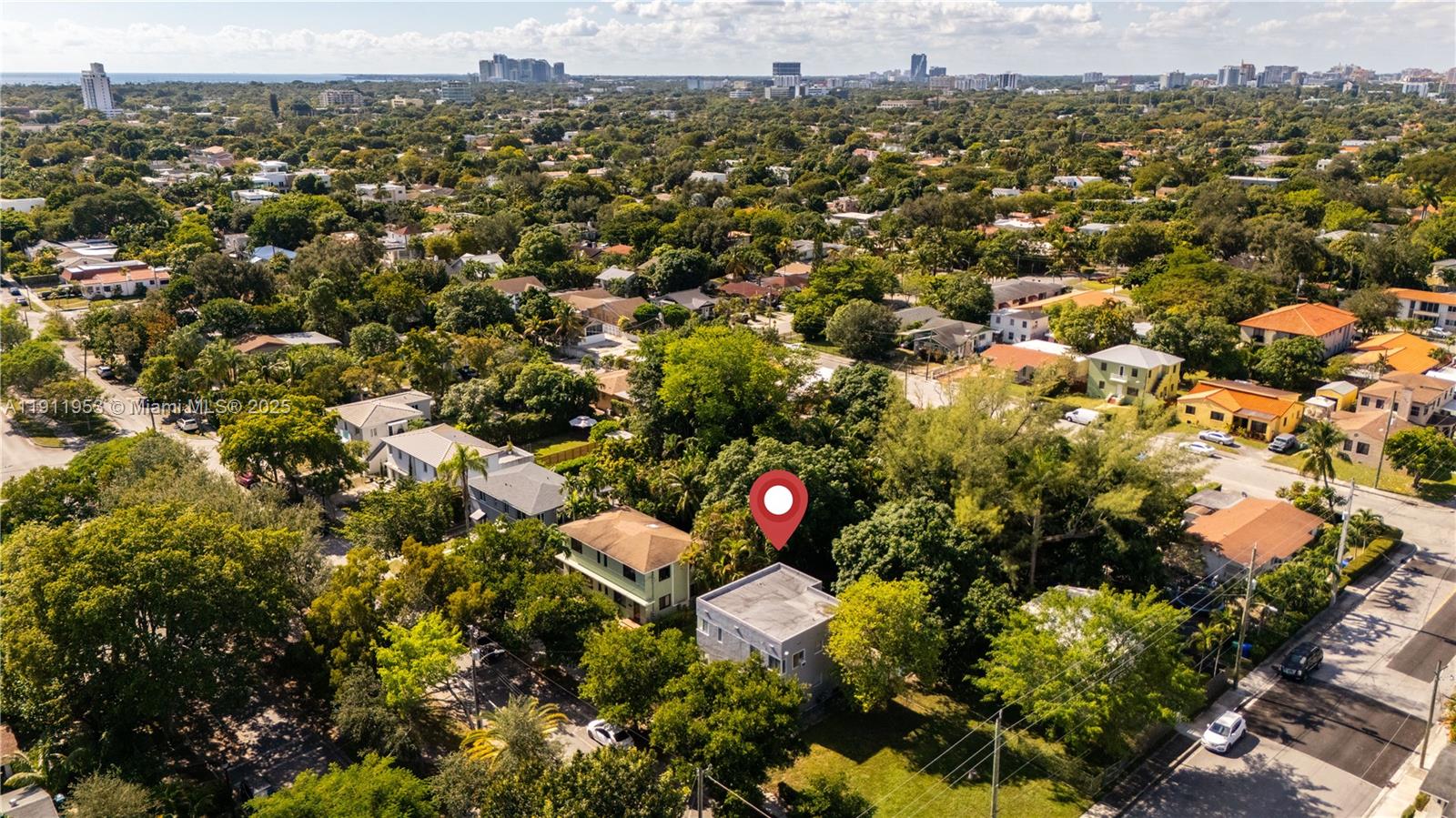 1210 SW 13th Ave Miami, FL 33135