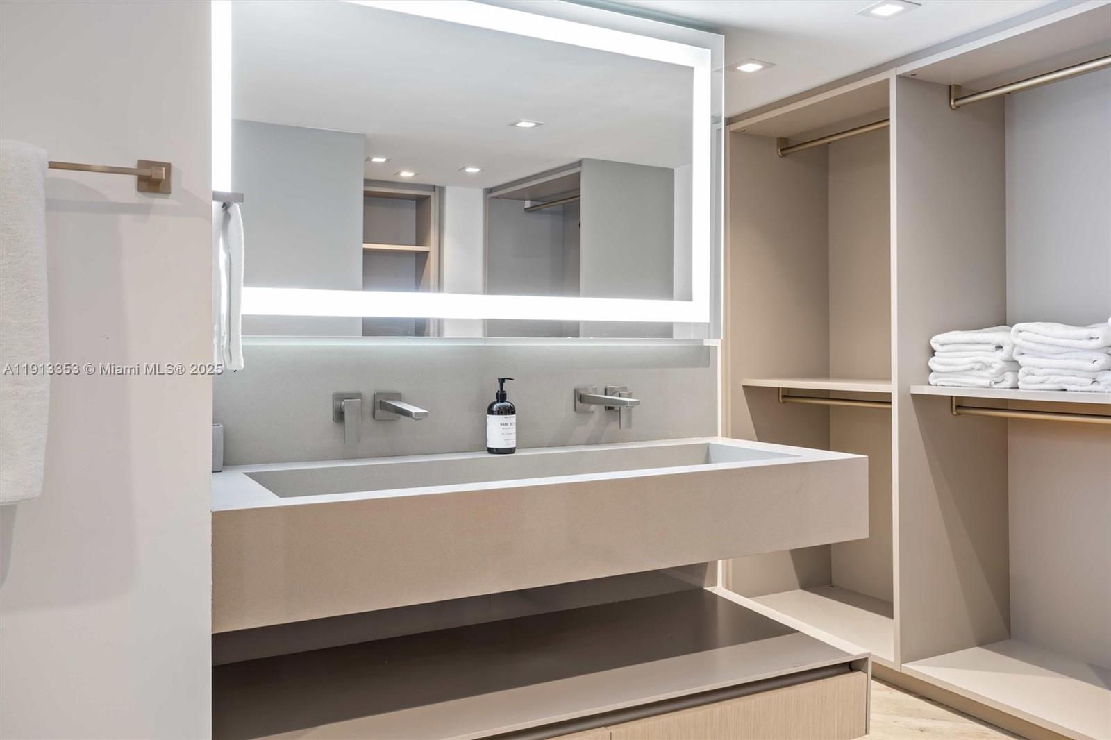 image Roney Palace33