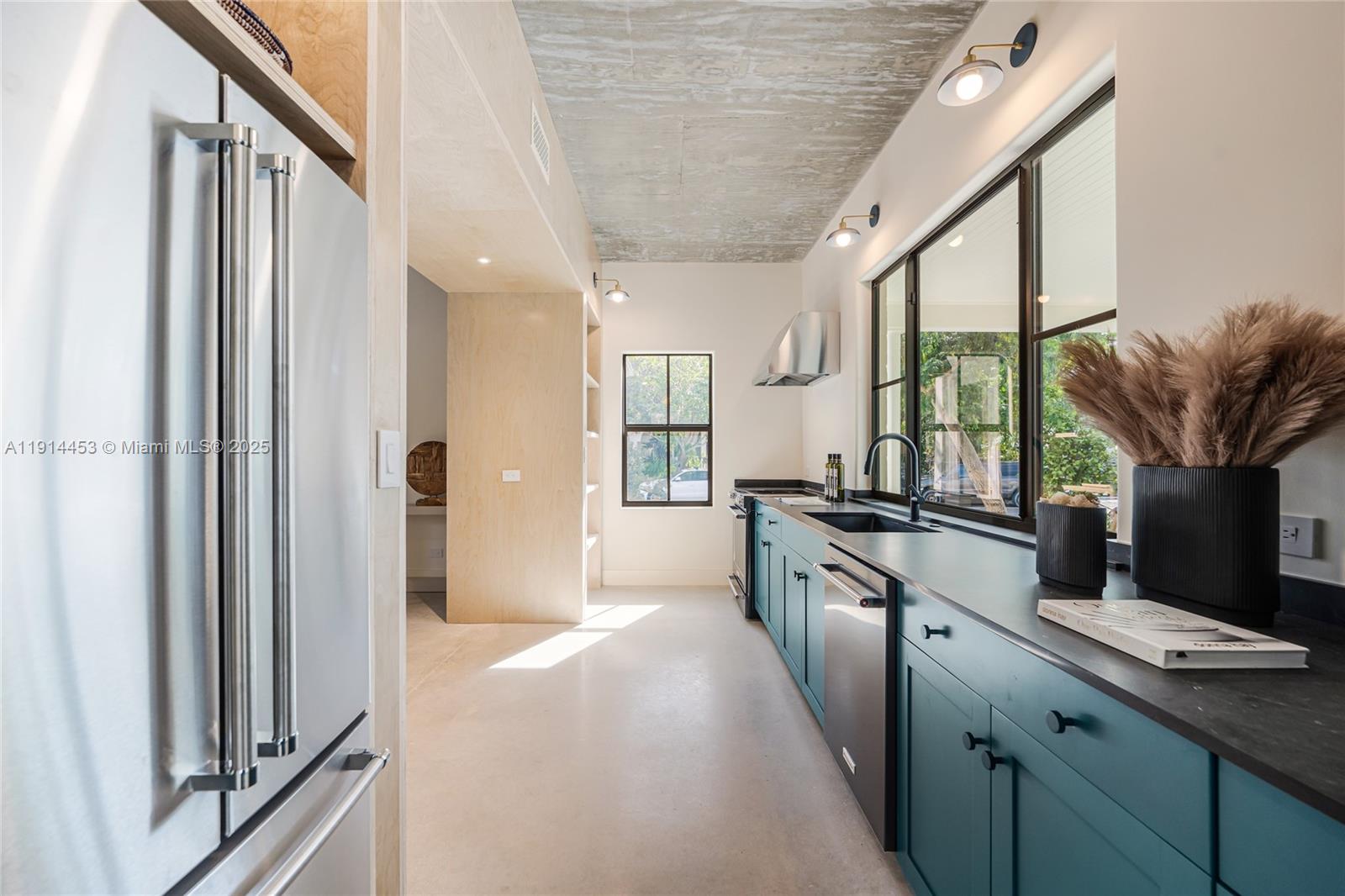 3603 Thomas Ave Miami, FL 33133