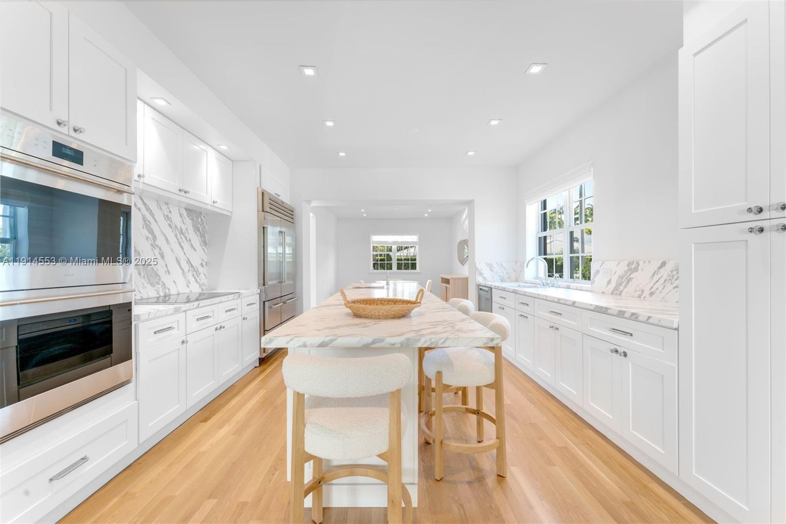 6675 Roxbury Ln Miami Beach, FL 33141