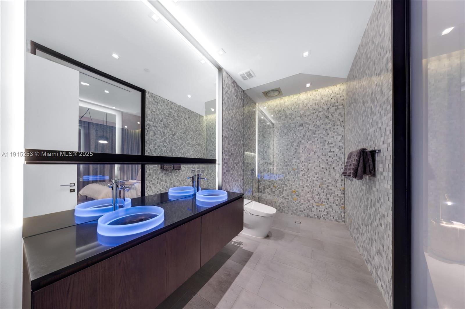 250 NW 24th St #PHA Miami, FL 33127