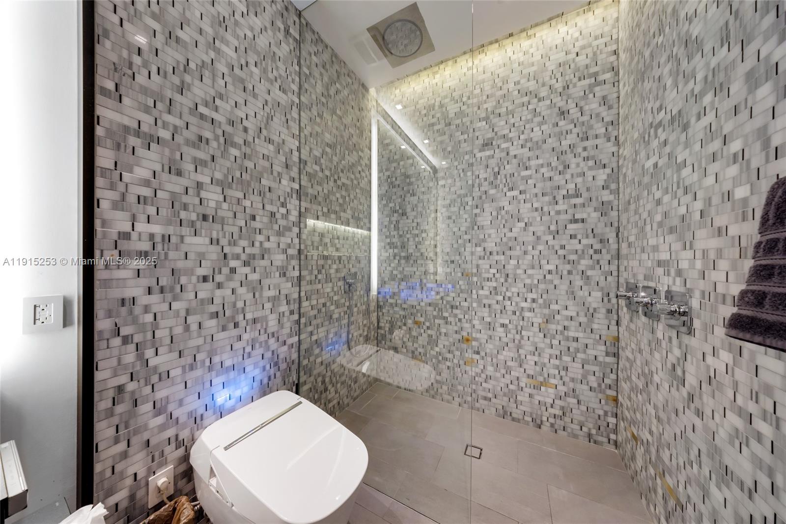 250 NW 24th St #PHA Miami, FL 33127