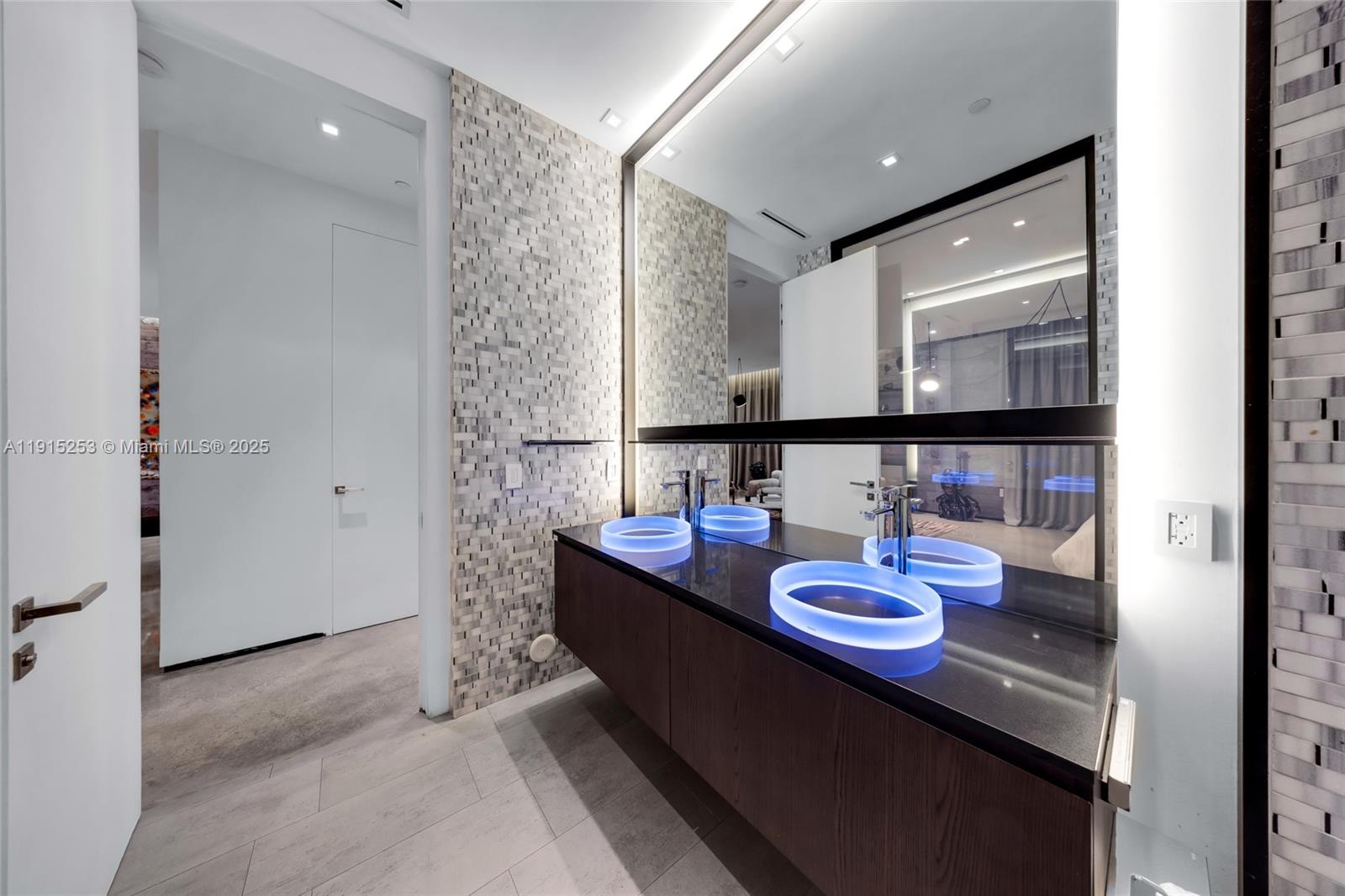 250 NW 24th St #PHA Miami, FL 33127