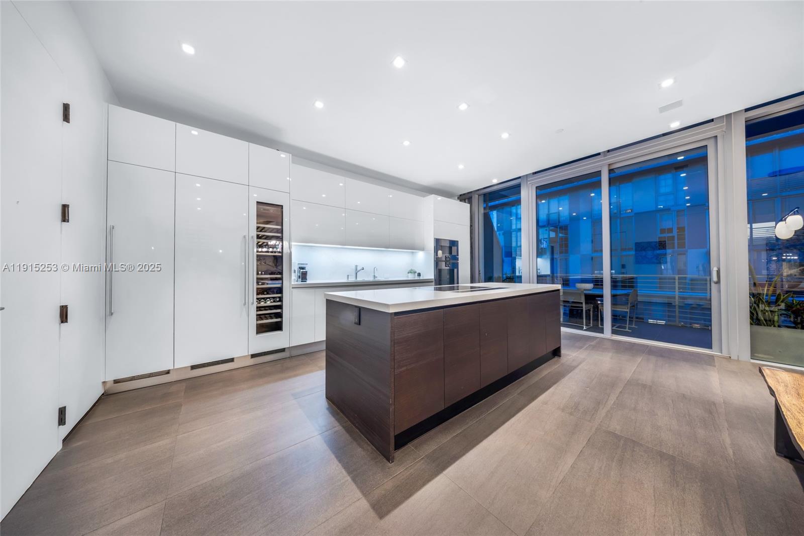 250 NW 24th St #PHA Miami, FL 33127