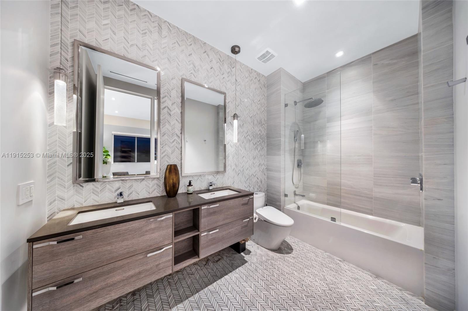 250 NW 24th St #PHA Miami, FL 33127