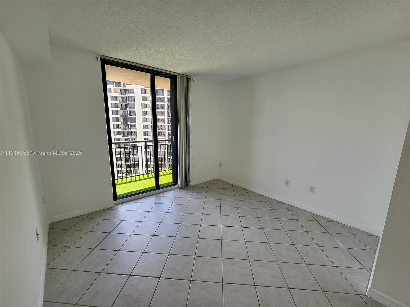 540 Brickell Key Dr #1603 Miami, FL 33131