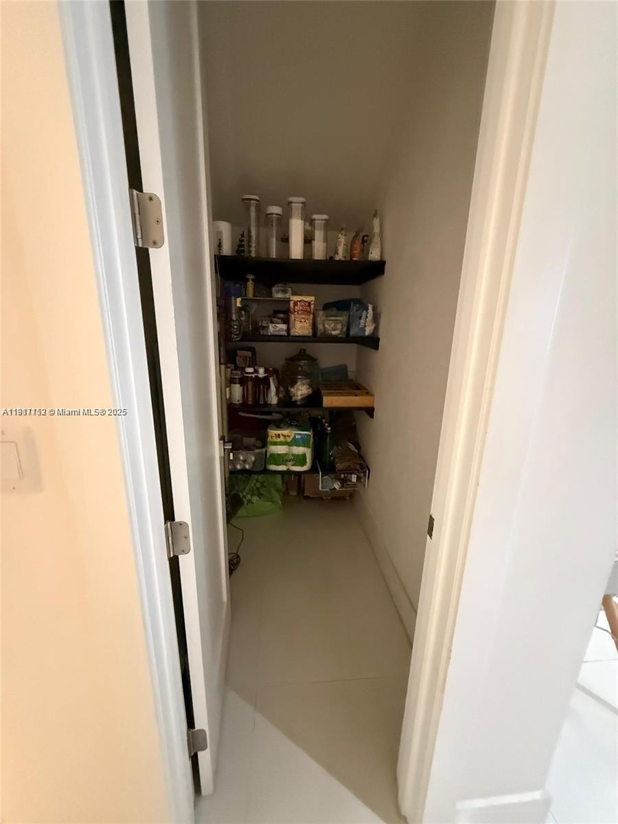 9165 NW 33rd St Doral, FL 33172