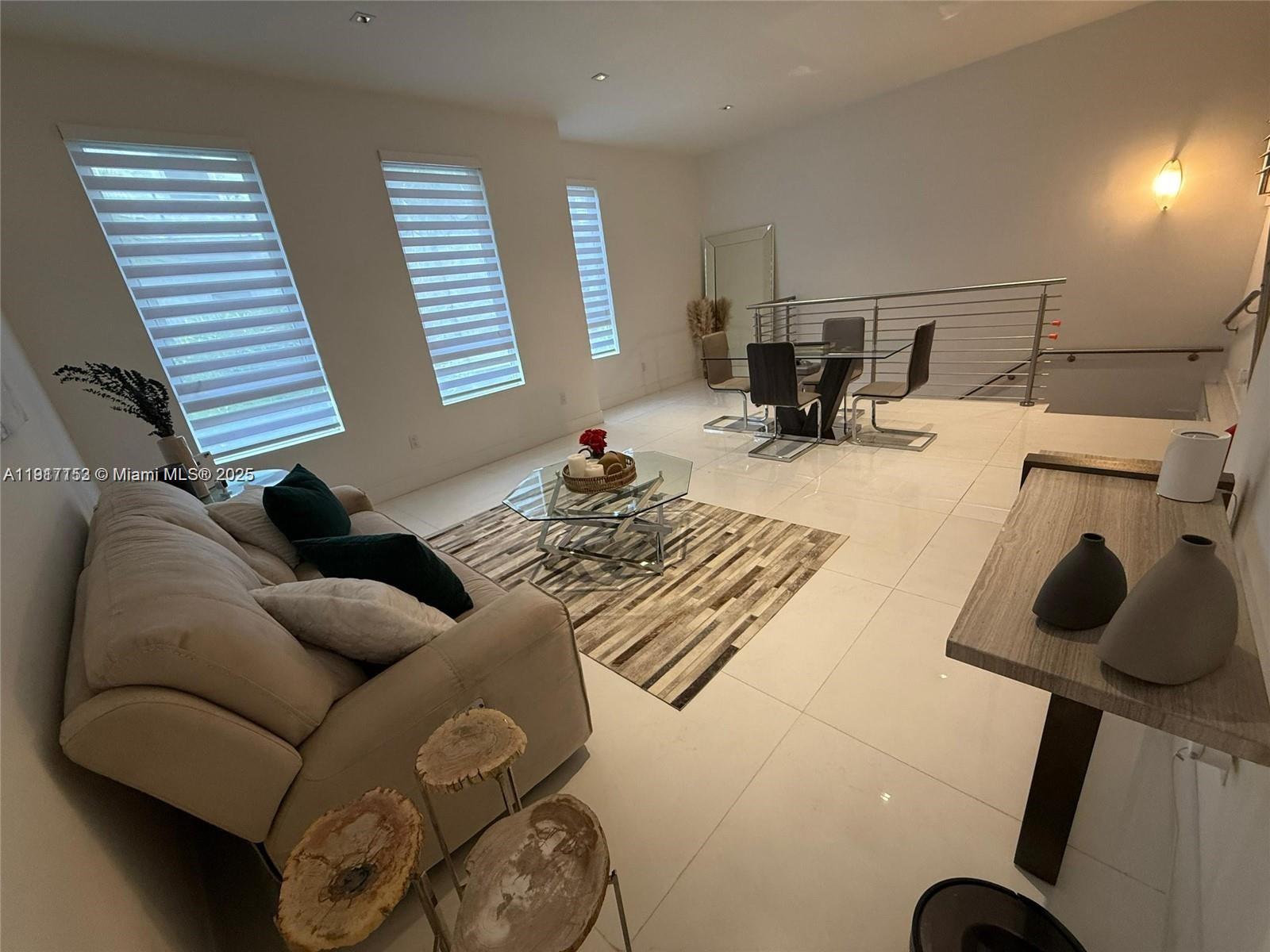 9165 NW 33rd St Doral, FL 33172