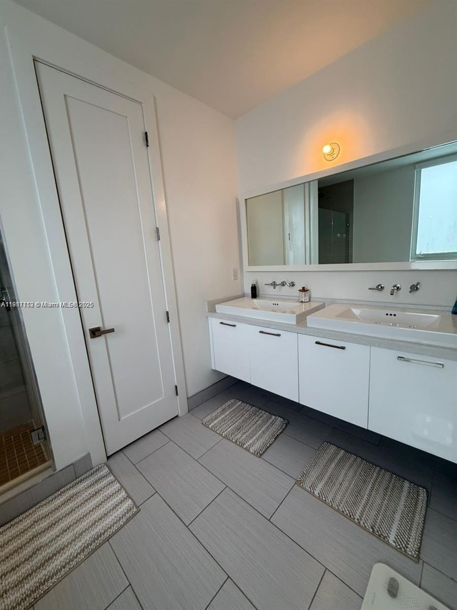 9165 NW 33rd St Doral, FL 33172