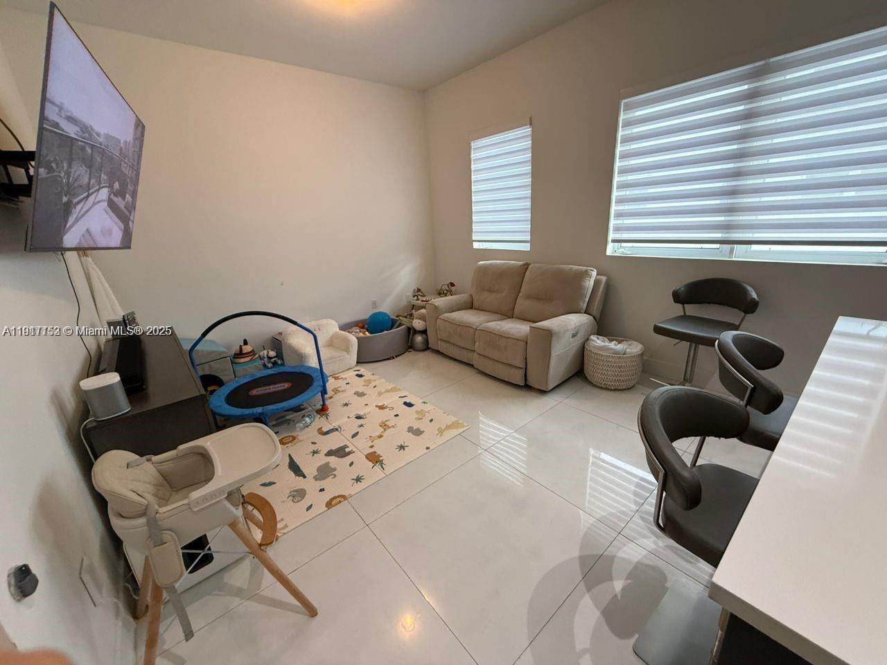 9165 NW 33rd St Doral, FL 33172